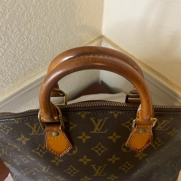 AUTHENTIC LOUIS VUITTON ALMA - Picture 6 of 10